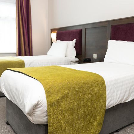 Waterfoot Hotel Лъндъндери Екстериор снимка