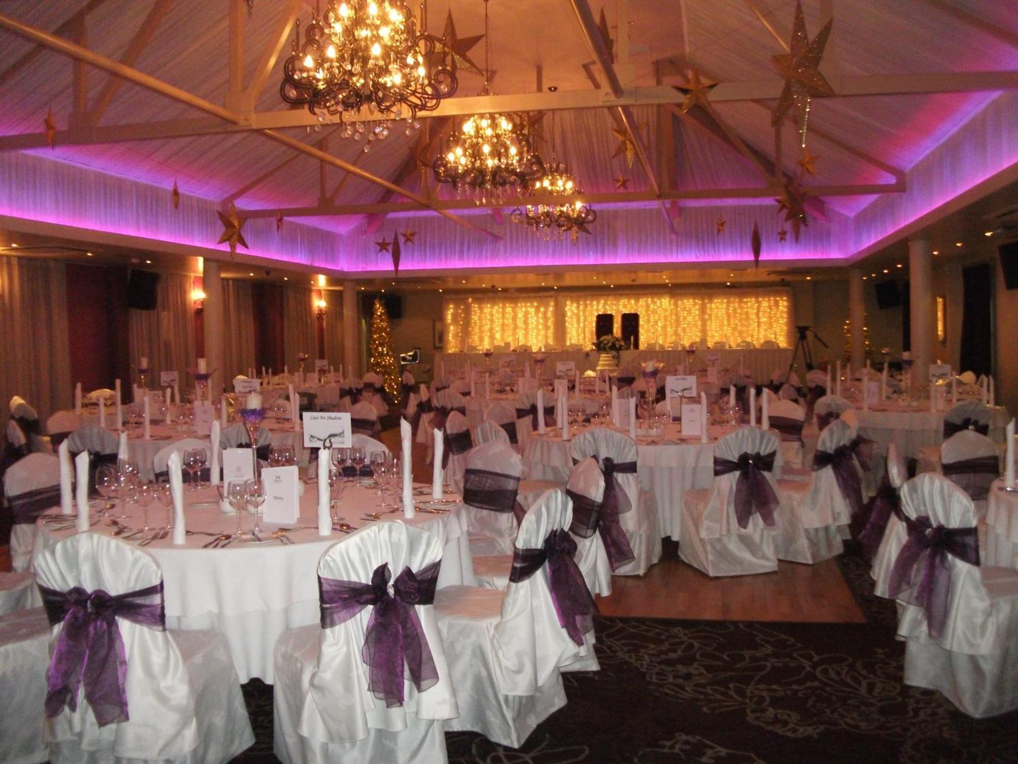 Waterfoot Hotel Лъндъндери Екстериор снимка